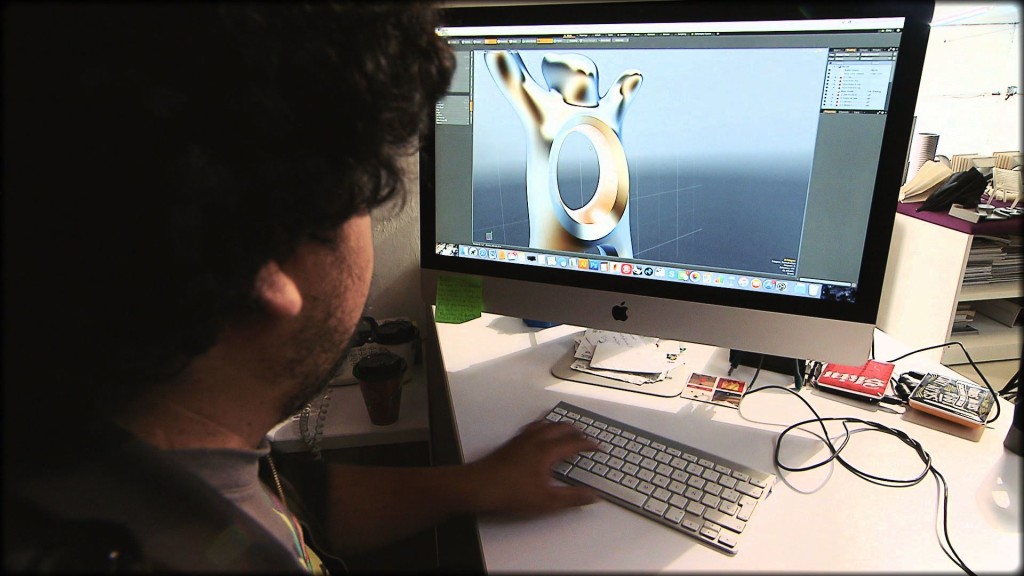 ARIEL ROJO. DISEÑADOR