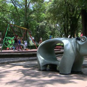 JUEGOS INFANTILES EN LOS PARQUES