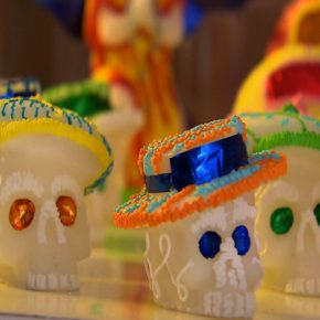 TALLER DE CALAVERITAS DE AZÚCAR Y CHOCOLATE