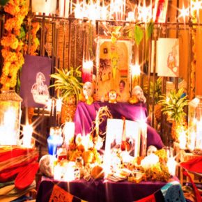 OFRENDA CON EDMUNDO ESCAMILLA Y PAN DE MUERTO CON YURI GORTARI
