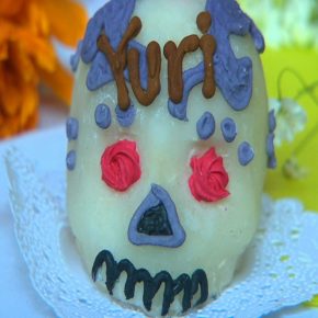 OFRENDA CON EDMUNDO ESCAMILLA Y PAN DE MUERTO CON YURI GORTARI